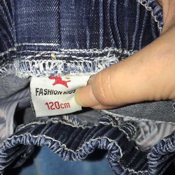Fashion kids 120 cm girls distressed jeans 💕 - Picture 3 of 3